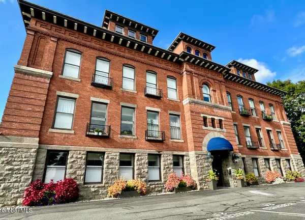 77 Van Dam Street #105, Saratoga Springs, NY 12866