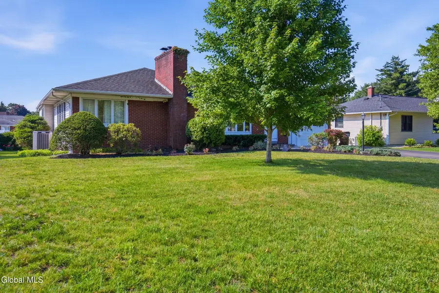 13 Marie Parkway, Loudonville, NY 12211 - #3