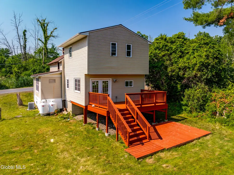 9 Lower Newtown Road, Halfmoon, NY 12188 - #3