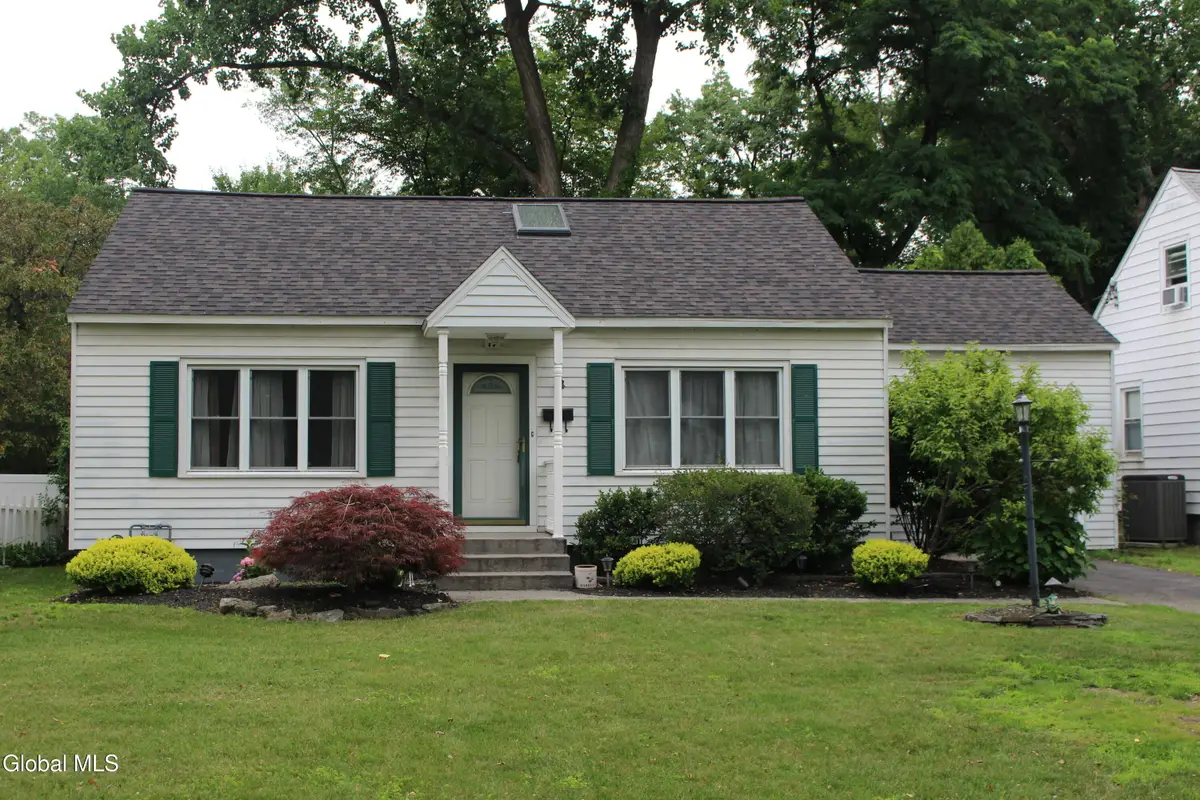 17 Warren St Street, Guilderland, NY 12203 - #1
