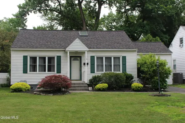17 Warren St Street, Guilderland, NY 12203