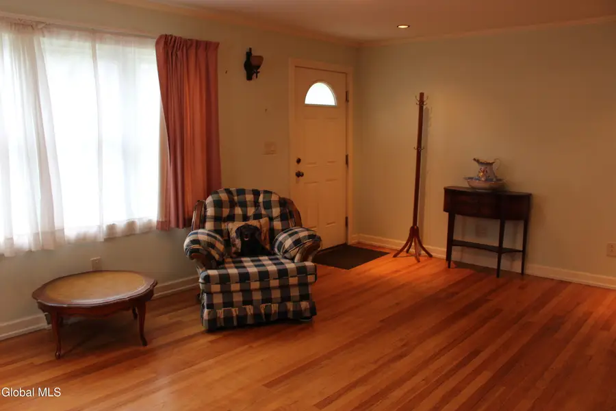 17 Warren St Street, Guilderland, NY 12203 - #3