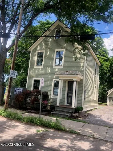28 North Street, Schenectady, NY 12305