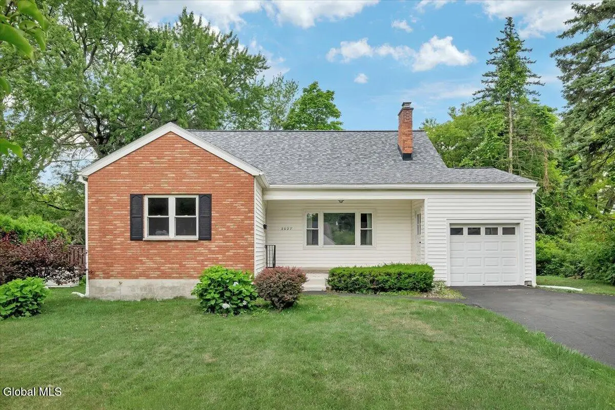 2027 Fairlawn Parkway, Niskayuna, NY 12309 - #1