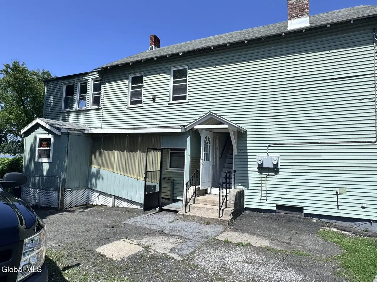 17 Mohawk Avenue, Waterford, NY 12188 - #1