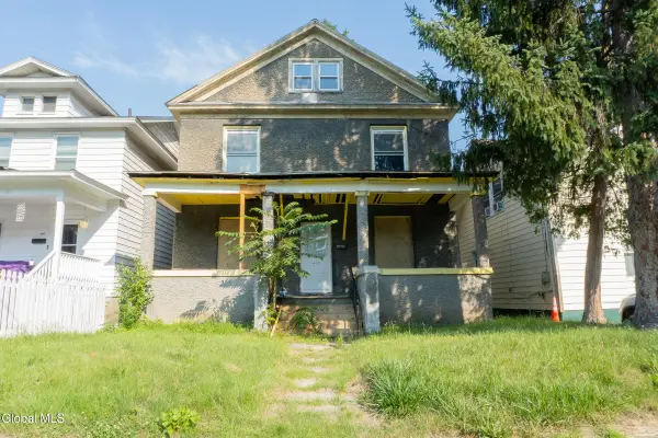405 Bedford Road, Schenectady, NY 12308
