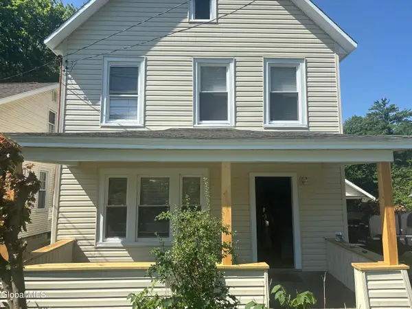 618 Kenwood Avenue, Bethlehem, NY 12054