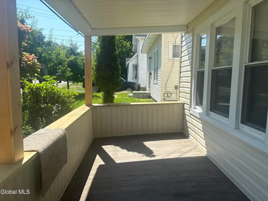 618 Kenwood Avenue, Bethlehem, NY 12054 - #2