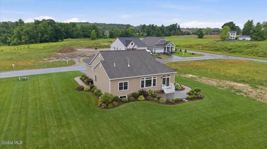 6 Clover Leaf Drive, Halfmoon, NY 12065 - #2