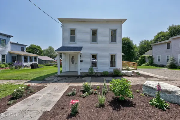 18 Chestnut Street, Saratoga, NY 12871