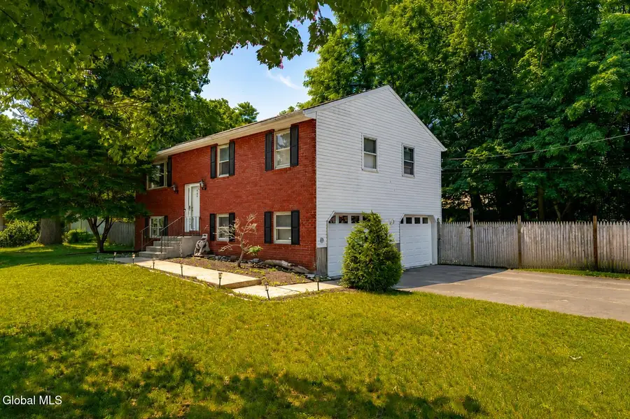 2 Melissa Court, Colonie, NY 12205 - #2