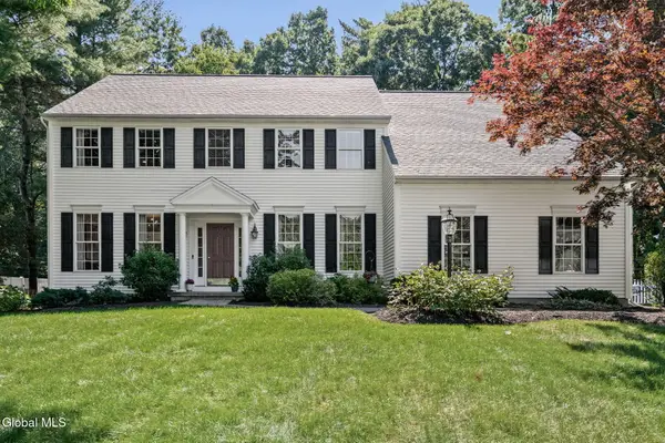 22 Parkside Trail, Clifton Park, NY 12019