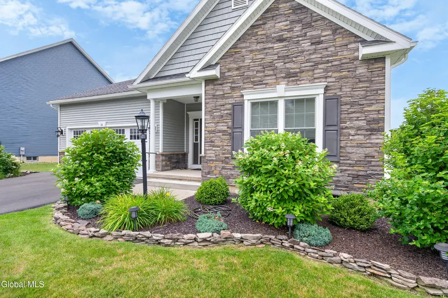 14 Julia Rose Court, Glenmont, NY 12077 - #2