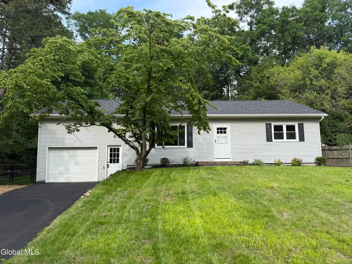 1326 Kings Road, Guilderland, NY 12303 - #1