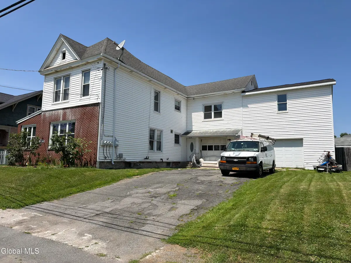 11 Hemstreet Avenue, Schaghticoke, NY 12154 - #1