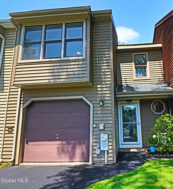 42 Westchester Drive, Clifton Park, NY 12065