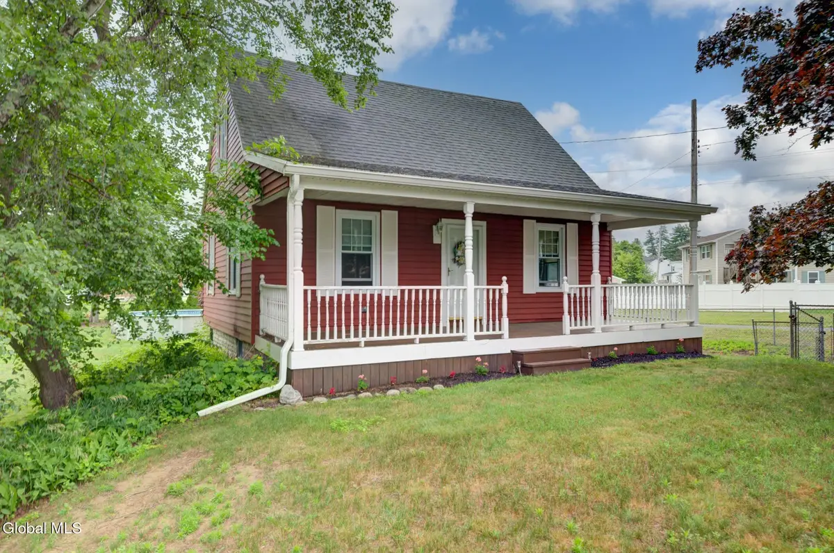 221 Schoolhouse Road, Guilderland, NY 12203 - #1