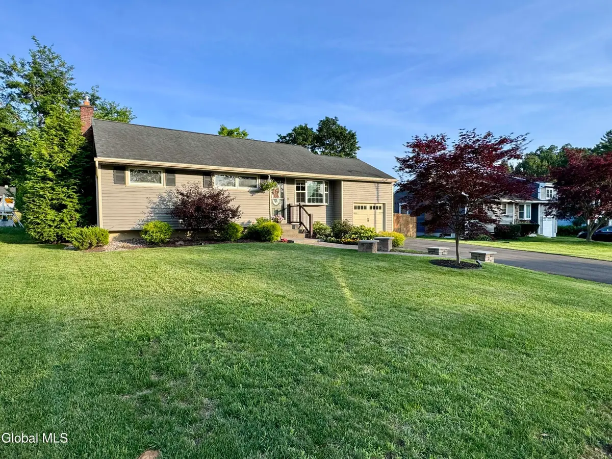 34 Venus Drive, Loudonville, NY 12211 - #1