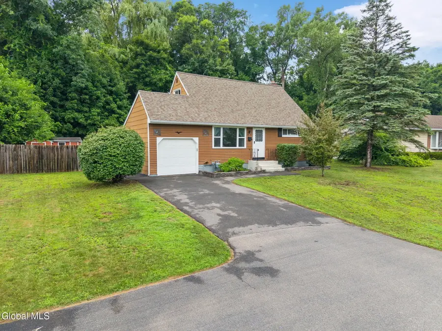 7 Colt Road, Colonie, NY 12205 - #3