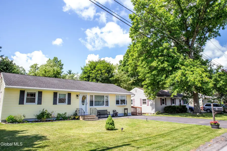 4 Amelia Drive, Colonie, NY 12309 - #3