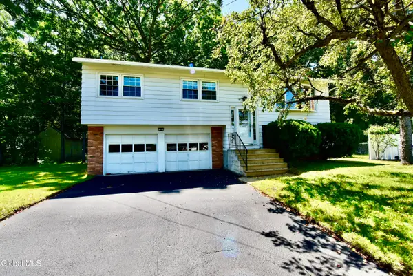 4 Cedar Court, Colonie, NY 12309