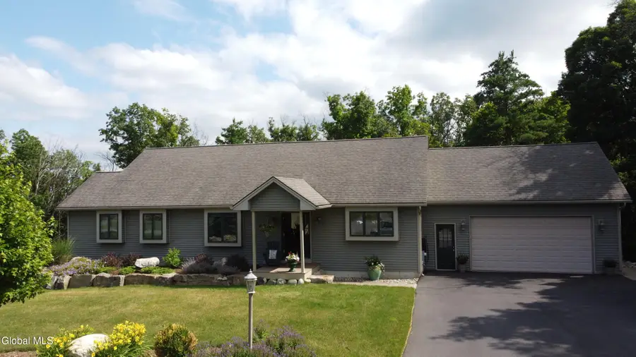 33 Maid Marion Way, Queensbury, NY 12804 - #2