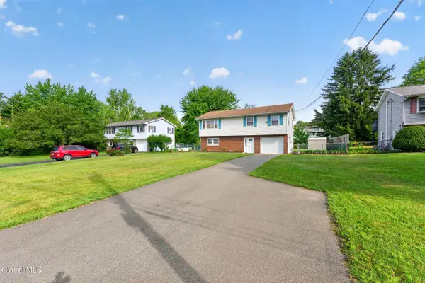 6 Theresa Ann Court, Colonie, NY 12205