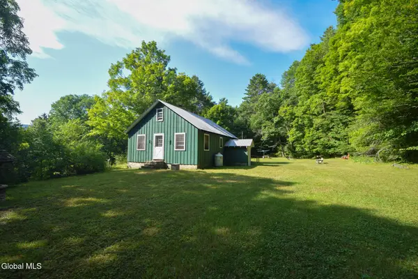 327 Wardsboro Road, Hague, NY 12836
