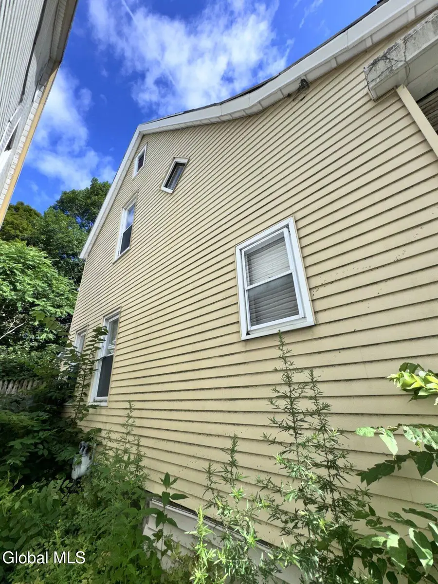 15 Grotto Court, Watervliet, NY 12189 - #3