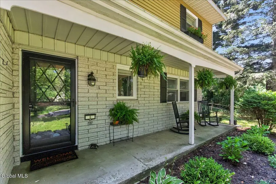 8 Cypress Pt, Clifton Park, NY 12065 - #2