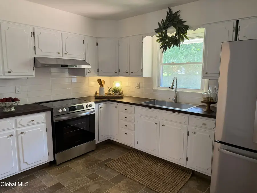 116 S Waldron Lane, North Greenbush, NY 12198 - #3