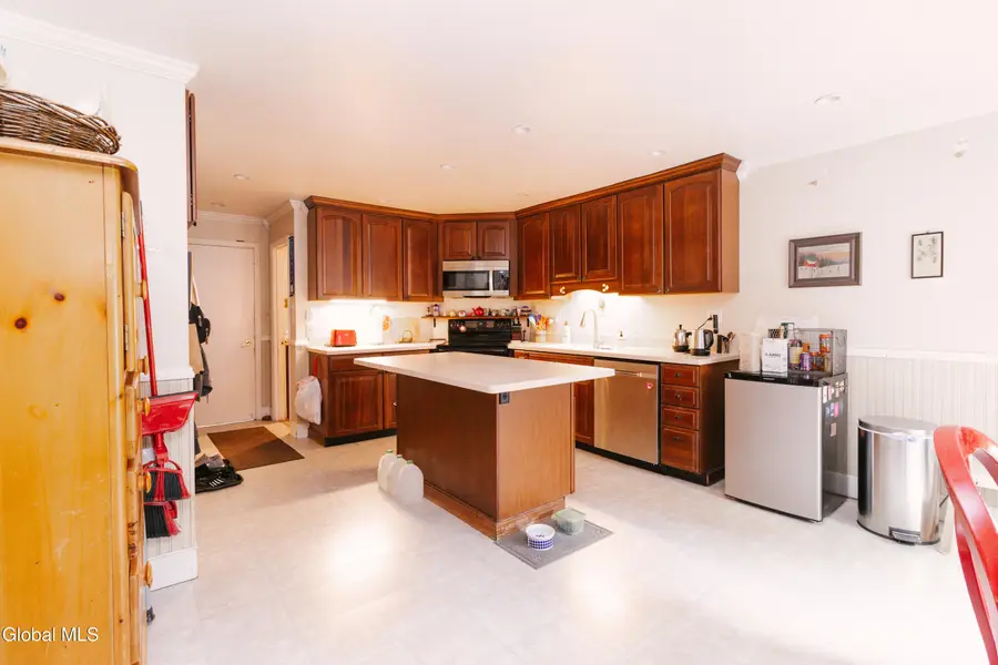 2187 Central Avenue, Colonie, NY 12304 - #2