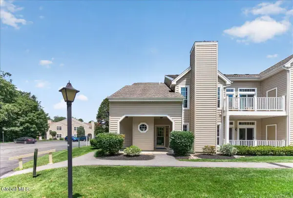 1011 Hampton Place Boulevard, Troy, NY 12180