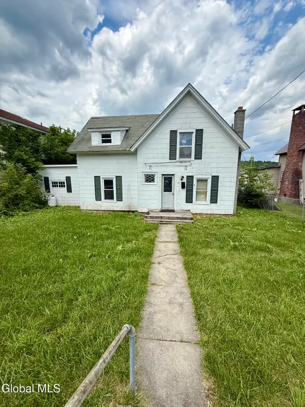 17 Algonkin Street, Ticonderoga, NY 12883