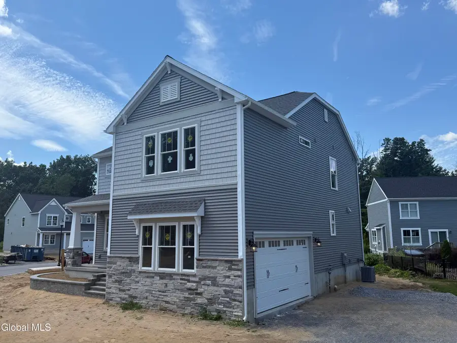 17 Chloes Way, Saratoga Springs, NY 12866 - #2