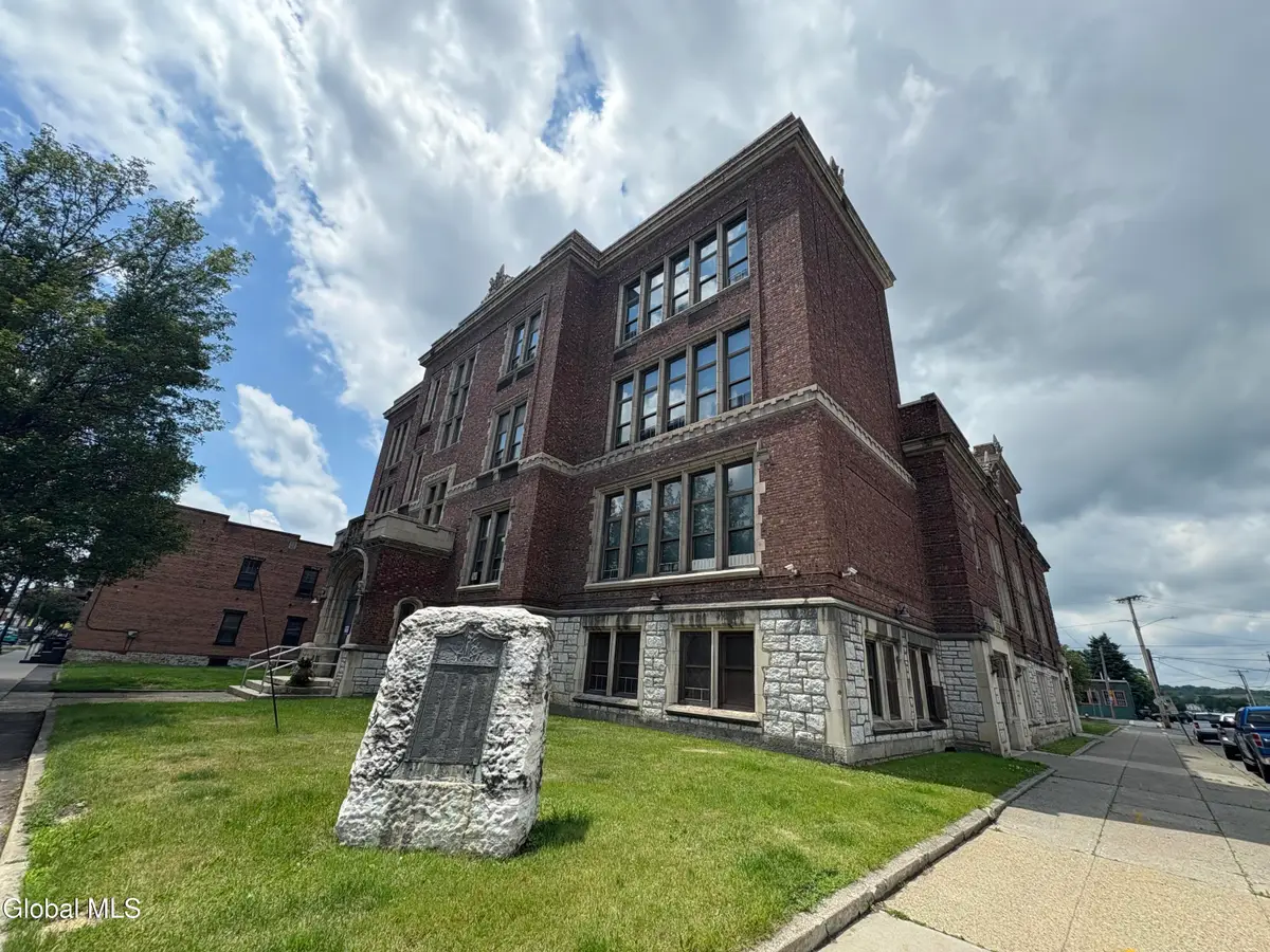 2920 5th Avenue, Troy, NY 12180 - #1