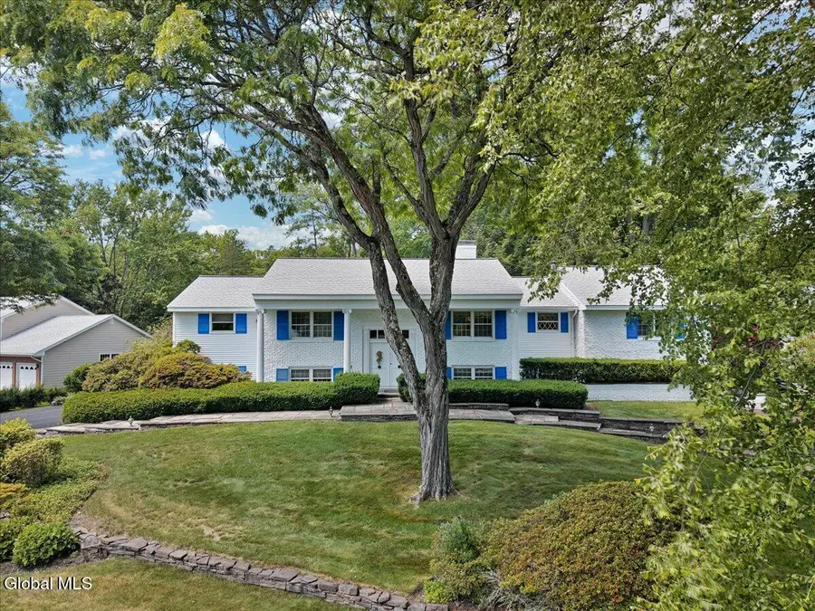 19 Momrow Court, Menands, NY 12204 - #2