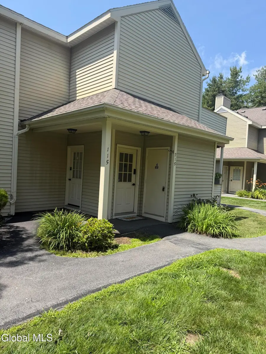 215 Monmouth Way, Clifton Park, NY 12065 - #3