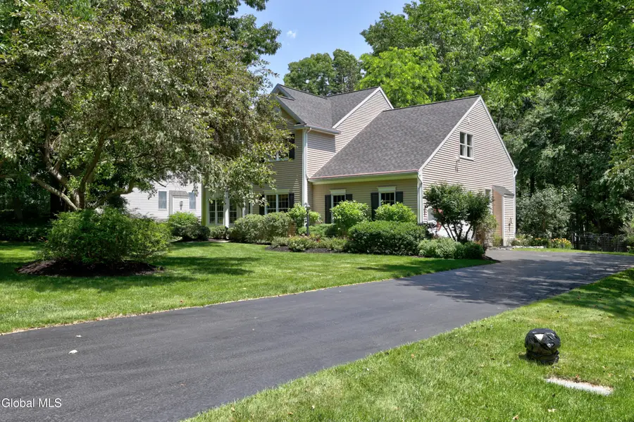 34 Castle Pines, Clifton Park, NY 12065 - #2