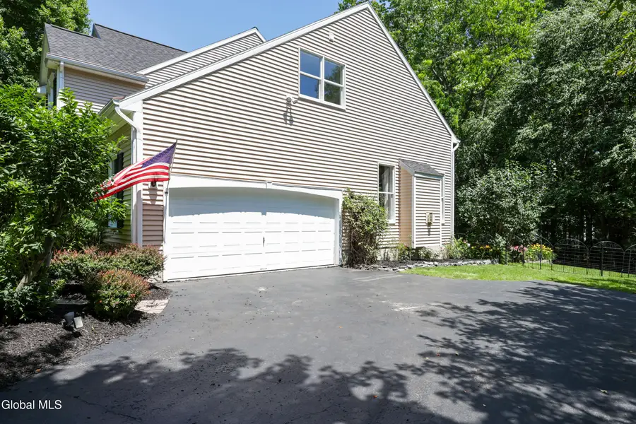 34 Castle Pines, Clifton Park, NY 12065 - #3