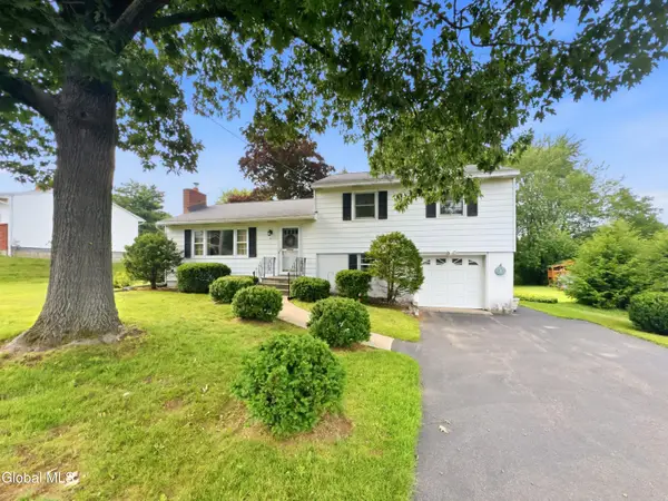 22 Homestead Drive, Colonie, NY 12110