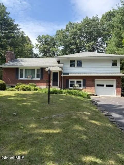 2455 Brookshire Drive, Niskayuna, NY 12309