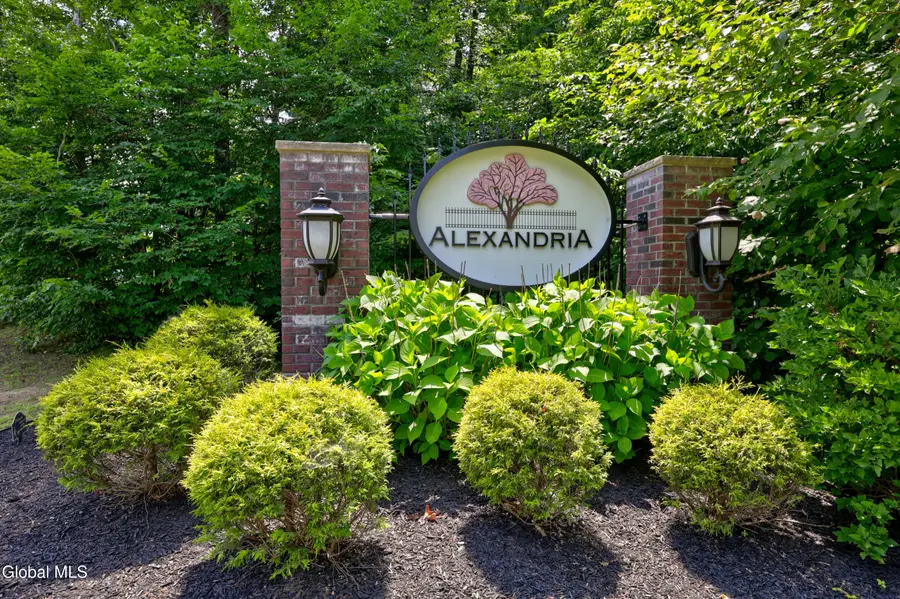 30 Greenbrier Way, Halfmoon, NY 12065 - #3