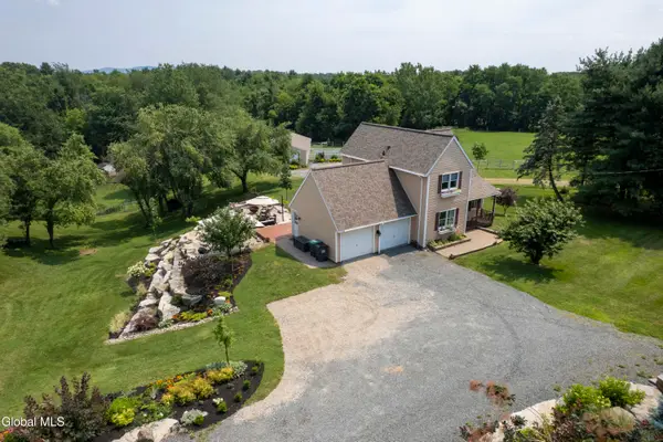 101 Button Road, Halfmoon, NY 12188