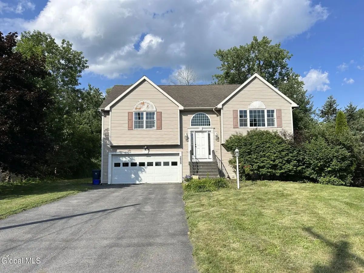 3909 Albany Street, Colonie, NY 12304 - #1