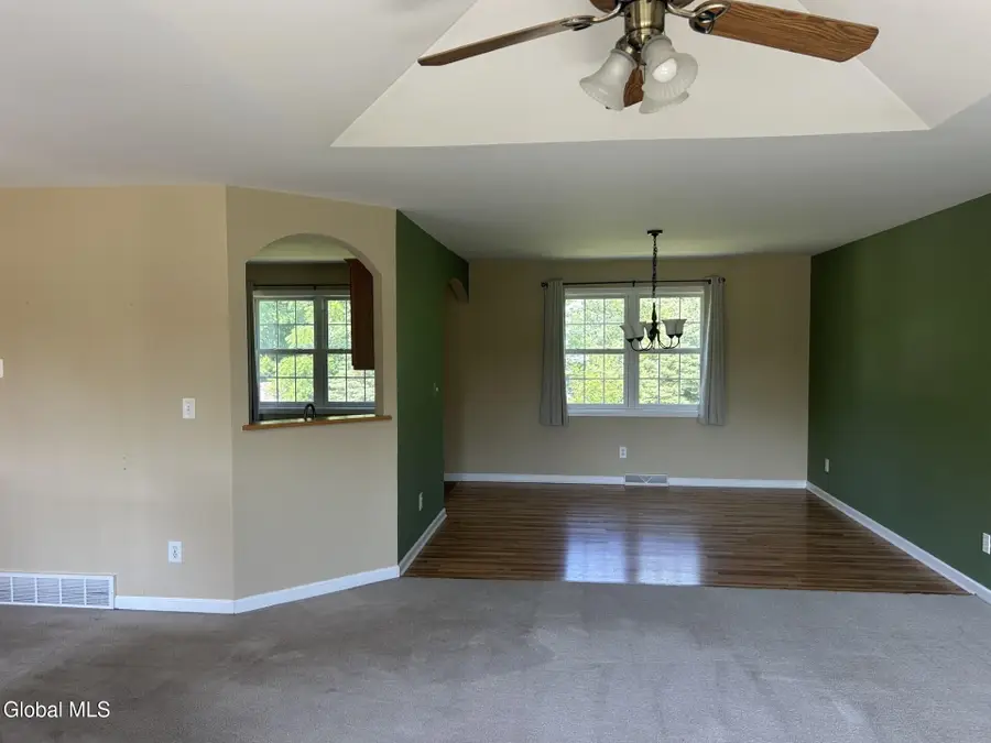 3909 Albany Street, Colonie, NY 12304 - #3