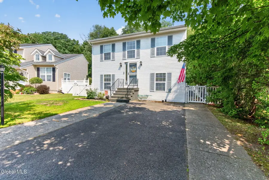 37 Wicken Square, Colonie, NY 12205 - #2