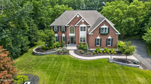 5 Caraway Court, Halfmoon, NY 12065