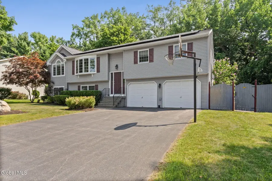 19 Skyline Drive, Latham, NY 12110 - #3