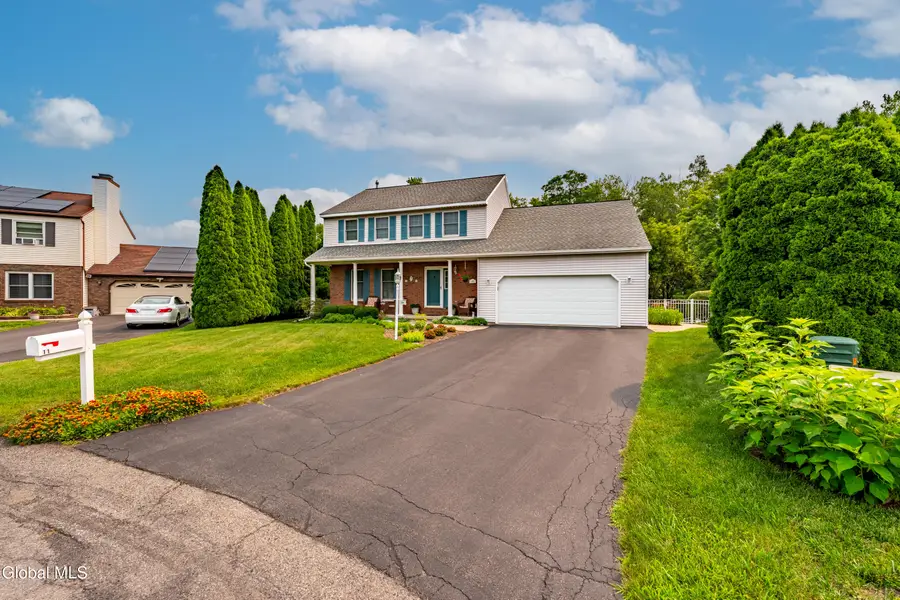 11 Fiore Circle, Colonie, NY 12110 - #2